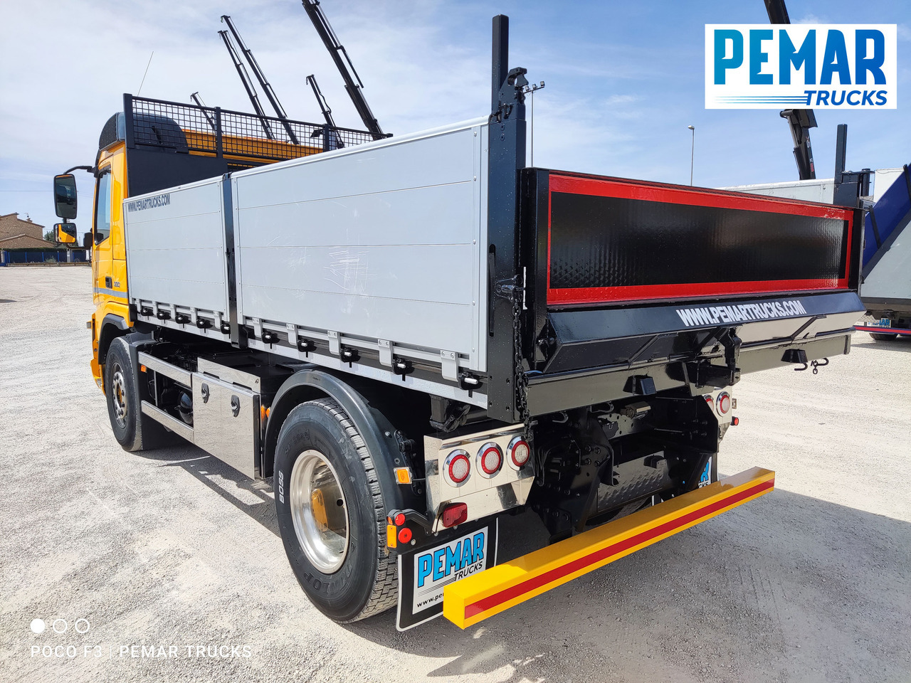 Camión volquete VOLVO FMX 330 BASCULANTE 18T: foto 8
