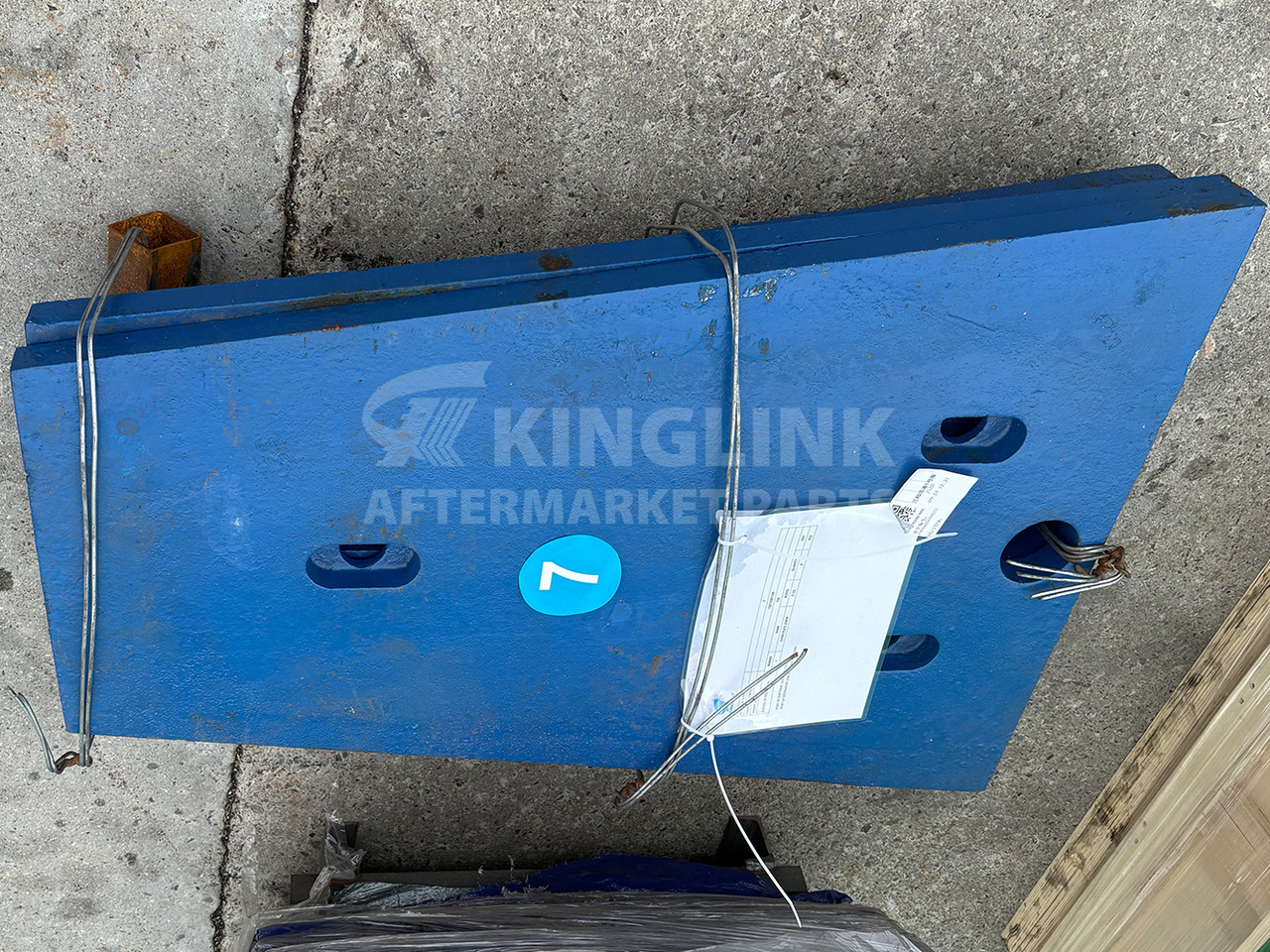 KINGLINK C Series High Manganese Steel Cheek Plate Lower 949648705000 of Jaw Crusher Spare Parts - Recambio para Maquinaria de construcción: foto 1 KINGLINK C Series High Manganese Steel Cheek Plate Lower 949648705000 of Jaw Crusher Spare Parts - Recambio para Maquinaria de construcción: foto 1