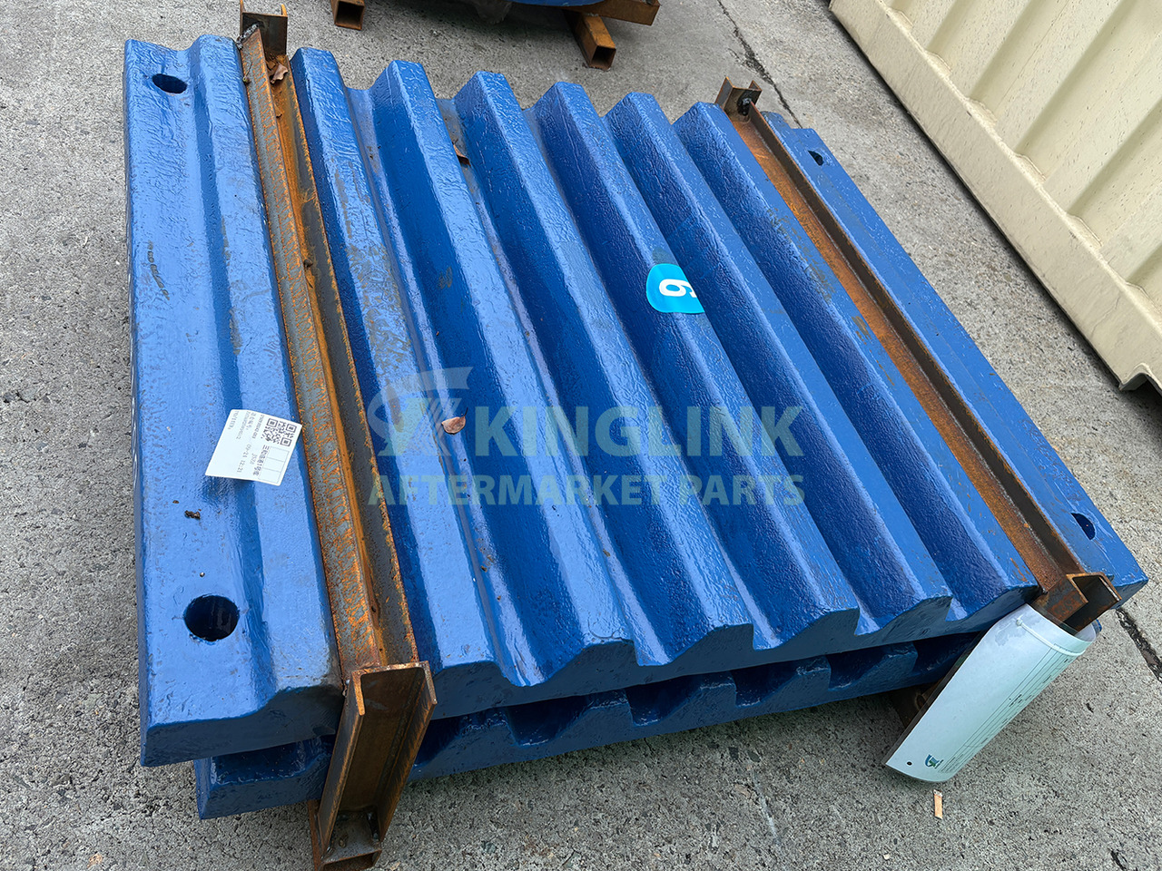 KINGLINK High Quality Movable Jaw Plate 814328561400 For C125 Jaw Crusher - Recambio para Maquinaria de construcción: foto 4 KINGLINK High Quality Movable Jaw Plate 814328561400 For C125 Jaw Crusher - Recambio para Maquinaria de construcción: foto 4