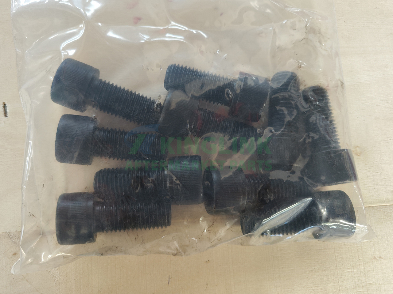 KINGLINK VSI Crusher Spare Parts Socket Head Screw 2222-2299 for Terex Canica2000DD 2000SD - Recambio para Maquinaria de construcción: foto 2 KINGLINK VSI Crusher Spare Parts Socket Head Screw 2222-2299 for Terex Canica2000DD 2000SD - Recambio para Maquinaria de construcción: foto 2