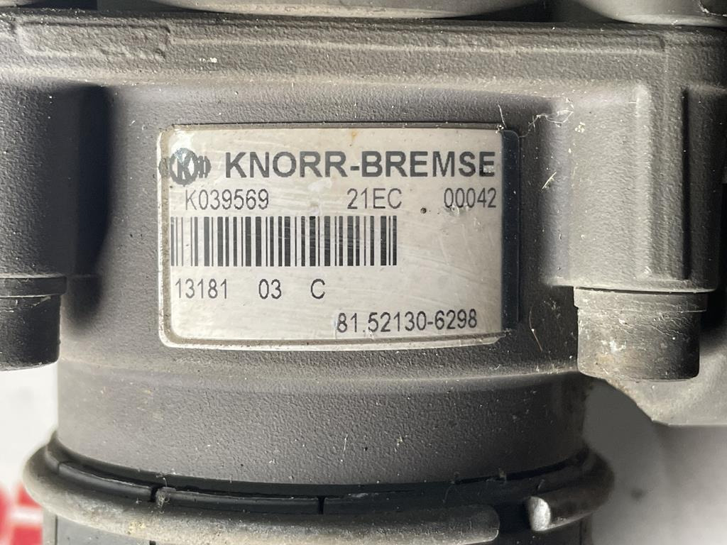 KNORR-BREMSE BRAKE VALVE EBS FOR MAN TGA | TGX | TGS - K039569 - Válvula de freno para Camión: foto 3 KNORR-BREMSE BRAKE VALVE EBS FOR MAN TGA | TGX | TGS - K039569 - Válvula de freno para Camión: foto 3