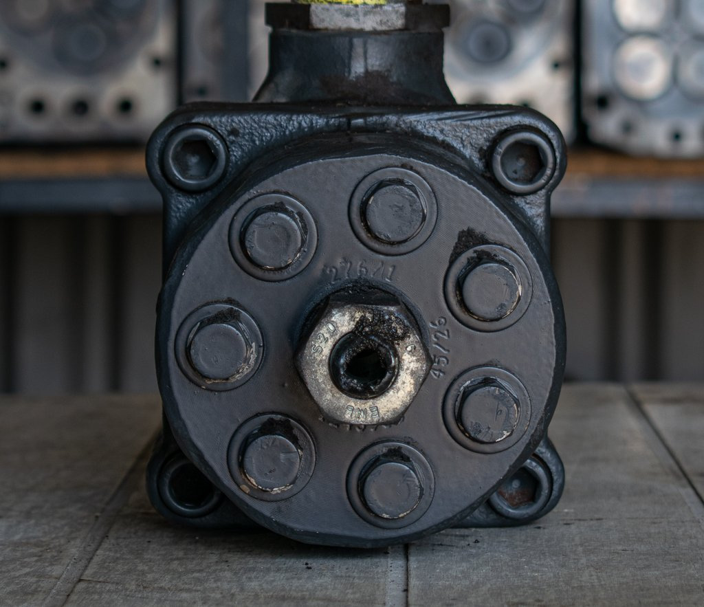 MEILLER HYDRAULIC PUMP WITH 7 SINGLE ENERGY PISTONS - Bomba hidráulica para Camión: foto 1 MEILLER HYDRAULIC PUMP WITH 7 SINGLE ENERGY PISTONS - Bomba hidráulica para Camión: foto 1