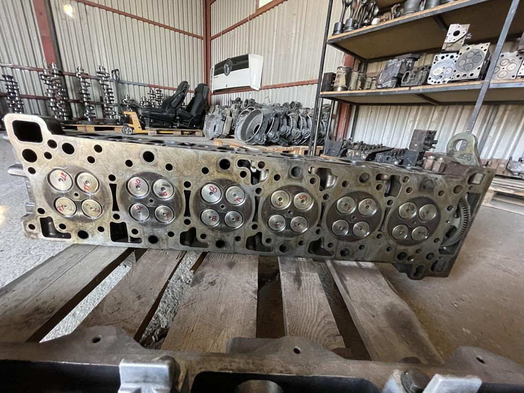 MERCEDES-BENZ ACTROS 471 - Cabezal de bloque para Camión: foto 2 MERCEDES-BENZ ACTROS 471 - Cabezal de bloque para Camión: foto 2