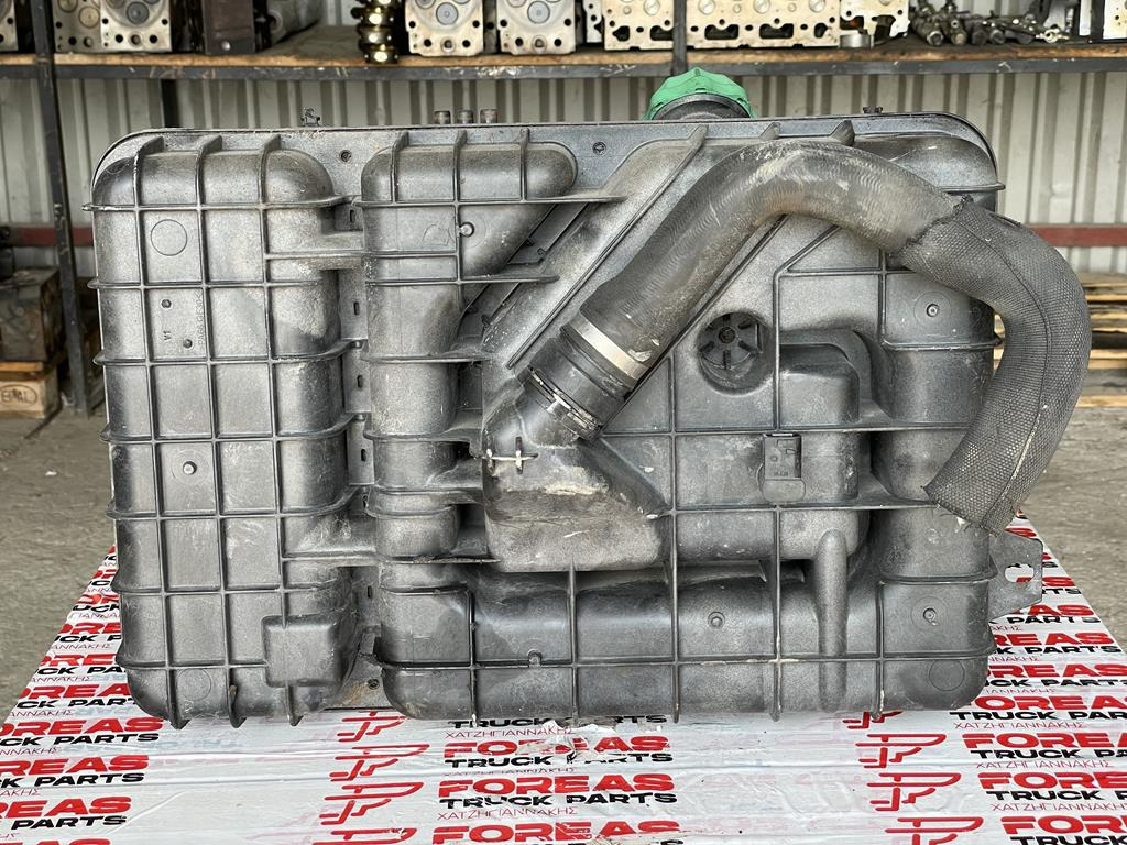 MERCEDES-BENZ ACTROS MP4 - A 960 501 41 03 - Depósito de expansión para Camión: foto 2 MERCEDES-BENZ ACTROS MP4 - A 960 501 41 03 - Depósito de expansión para Camión: foto 2