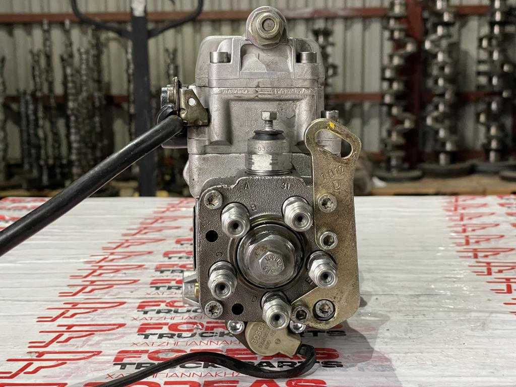 MERCEDES-BENZ SPRINTER - A 602 070 87 0180 - Bomba de aceite para Camión: foto 3 MERCEDES-BENZ SPRINTER - A 602 070 87 0180 - Bomba de aceite para Camión: foto 3