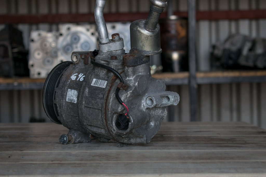 MERCEDES-BENZ SPRINTER OM646 - Pieza de aire acondicionado para Camión: foto 3 MERCEDES-BENZ SPRINTER OM646 - Pieza de aire acondicionado para Camión: foto 3