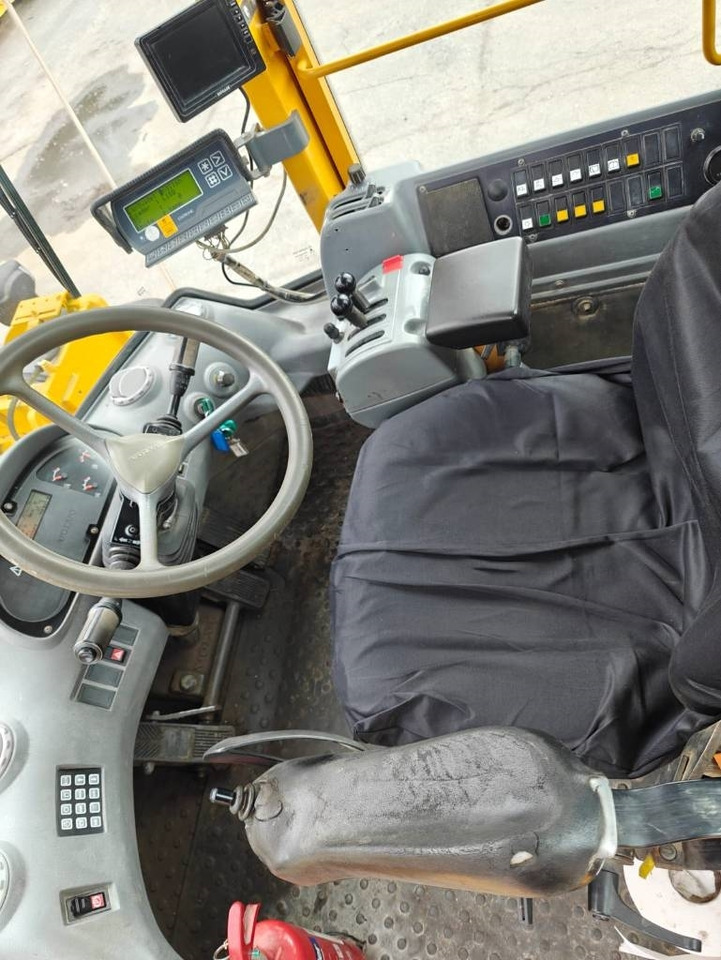 Arrendamiento de Volvo L 180 E  Volvo L 180 E: foto 9