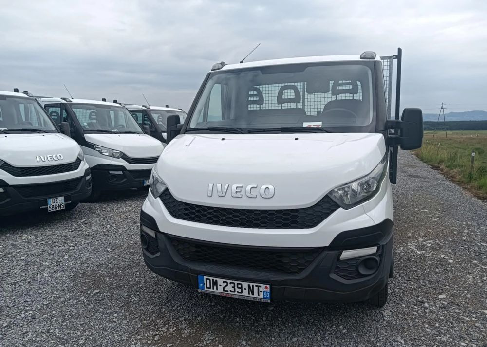 Iveco 35C13, 35C12, 35C14, 35C15 - Furgoneta basculante: foto 2 Iveco 35C13, 35C12, 35C14, 35C15 - Furgoneta basculante: foto 2