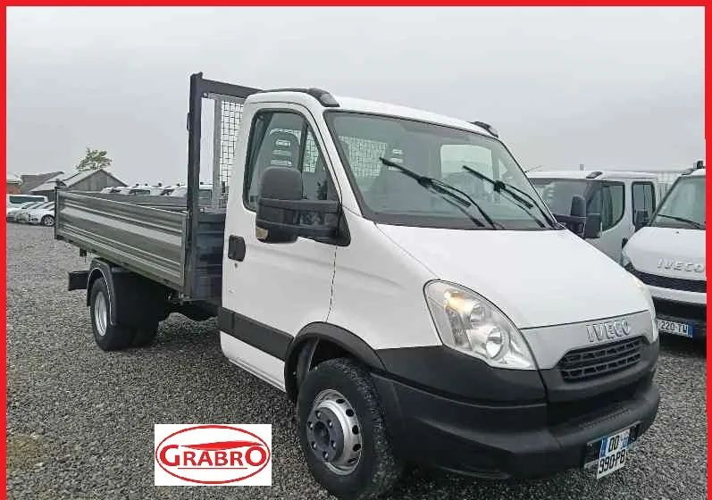 Iveco 35C13, 35C14, 35C15, 35C17, 70C17 - Furgoneta basculante: foto 1 Iveco 35C13, 35C14, 35C15, 35C17, 70C17 - Furgoneta basculante: foto 1