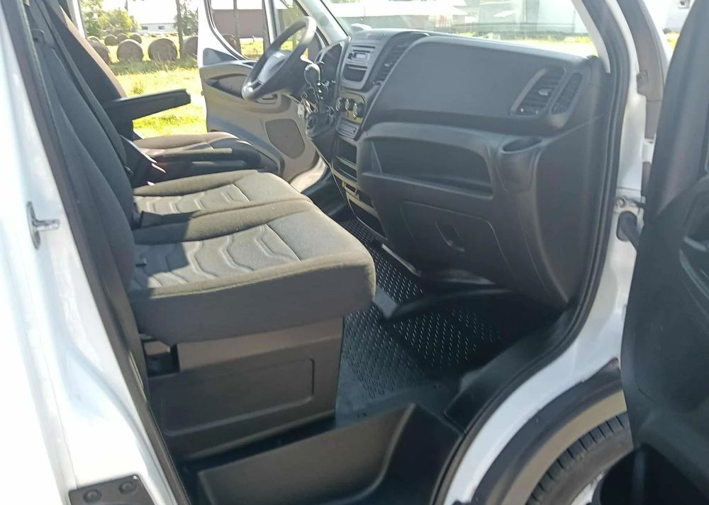 Iveco DAILY 35C14, 35C13, 35C12 - Furgoneta basculante: foto 3 Iveco DAILY 35C14, 35C13, 35C12 - Furgoneta basculante: foto 3