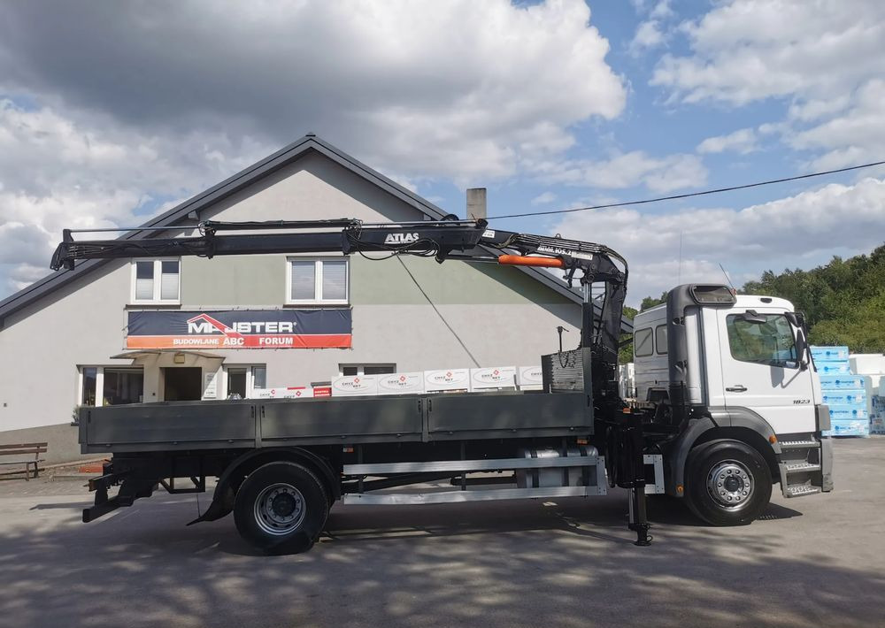 Mercedes-Benz Atego 1823 żuraw HDS Atlas 105.2 koła 315/80R22,5 - Camión caja abierta, Camión grúa: foto 4 Mercedes-Benz Atego 1823 żuraw HDS Atlas 105.2 koła 315/80R22,5 - Camión caja abierta, Camión grúa: foto 4