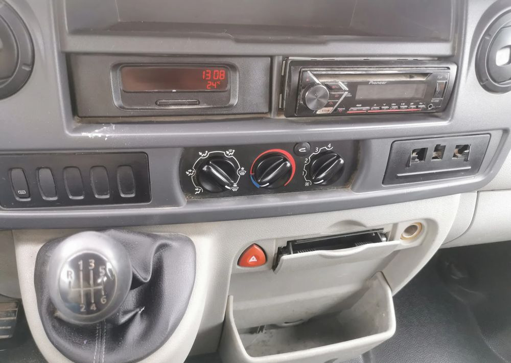 Arrendamiento de  Renault Master L2H2 doka 7-osobowy Dubel 120dCi Brygadówka Renault Master L2H2 doka 7-osobowy Dubel 120dCi Brygadówka: foto 13