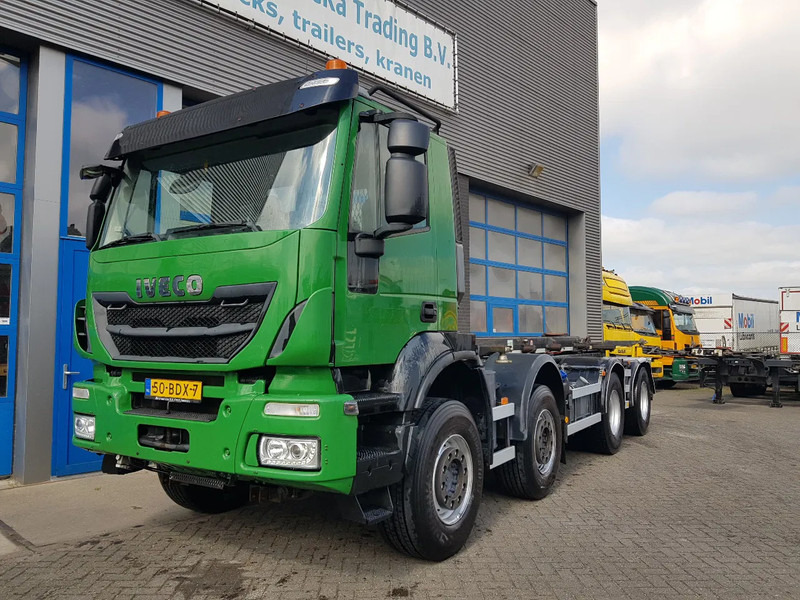 Iveco Stralis 450 8x4 Steel Nieuwe Apk/TÜV 430.000 km kettingsyst 30 ton - Camión portacontenedore/ Intercambiable: foto 2 Iveco Stralis 450 8x4 Steel Nieuwe Apk/TÜV 430.000 km kettingsyst 30 ton - Camión portacontenedore/ Intercambiable: foto 2