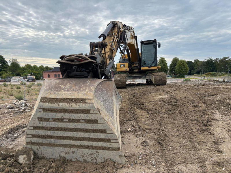 Caterpillar 323 - Excavadora de cadenas: foto 2 Caterpillar 323 - Excavadora de cadenas: foto 2