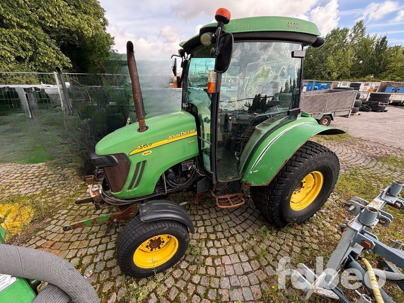 John Deere 4720 Kompakttraktor - Tractor: foto 1 John Deere 4720 Kompakttraktor - Tractor: foto 1