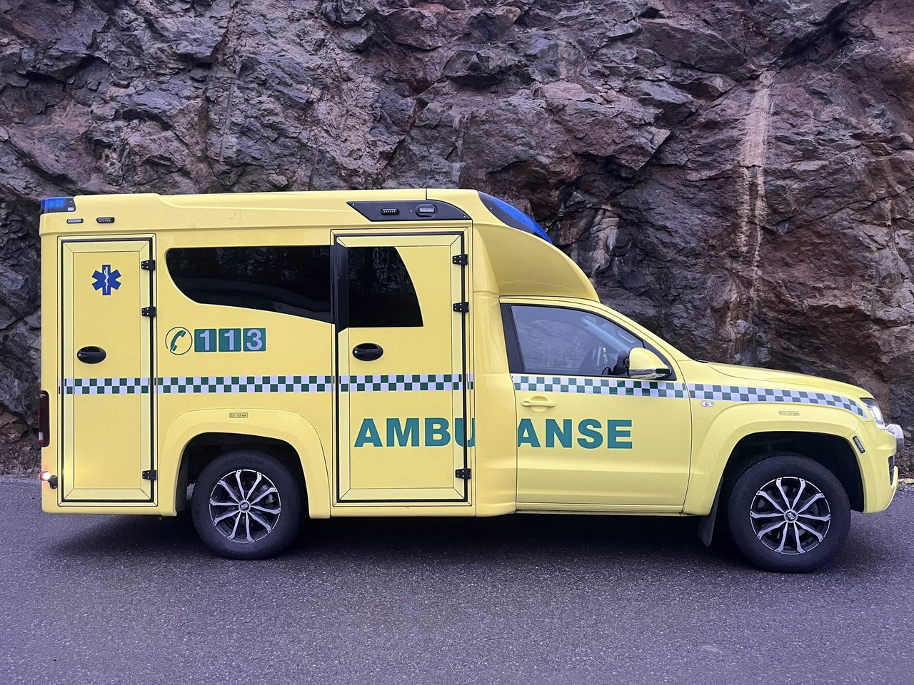 VOLKSWAGEN Amarok XL 4motion - AMBULANCE /Krankenwagen - Ambulancia: foto 4 VOLKSWAGEN Amarok XL 4motion - AMBULANCE /Krankenwagen - Ambulancia: foto 4