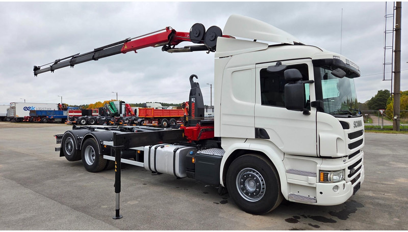 Scania P370 6X2*4 HMF 1730 - Camión multibasculante, Camión grúa: foto 2 Scania P370 6X2*4 HMF 1730 - Camión multibasculante, Camión grúa: foto 2