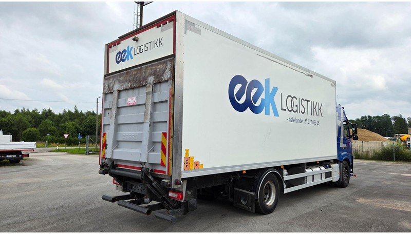 Volvo FM330 4X2 - Camión caja cerrada: foto 3 Volvo FM330 4X2 - Camión caja cerrada: foto 3