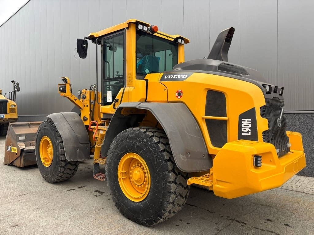 Volvo L 90 H (High tip + New tires) - Cargadora de ruedas: foto 3 Volvo L 90 H (High tip + New tires) - Cargadora de ruedas: foto 3