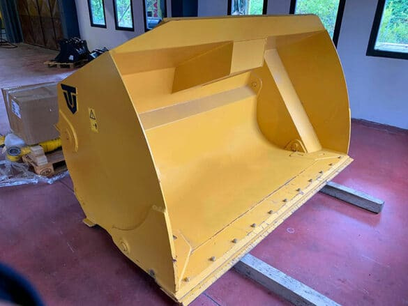 BENNA AD ALTO RIBALTAMENTO PER MATERIALI LEGGERI - Cazo cargador para Maquinaria de construcción: foto 2 BENNA AD ALTO RIBALTAMENTO PER MATERIALI LEGGERI - Cazo cargador para Maquinaria de construcción: foto 2