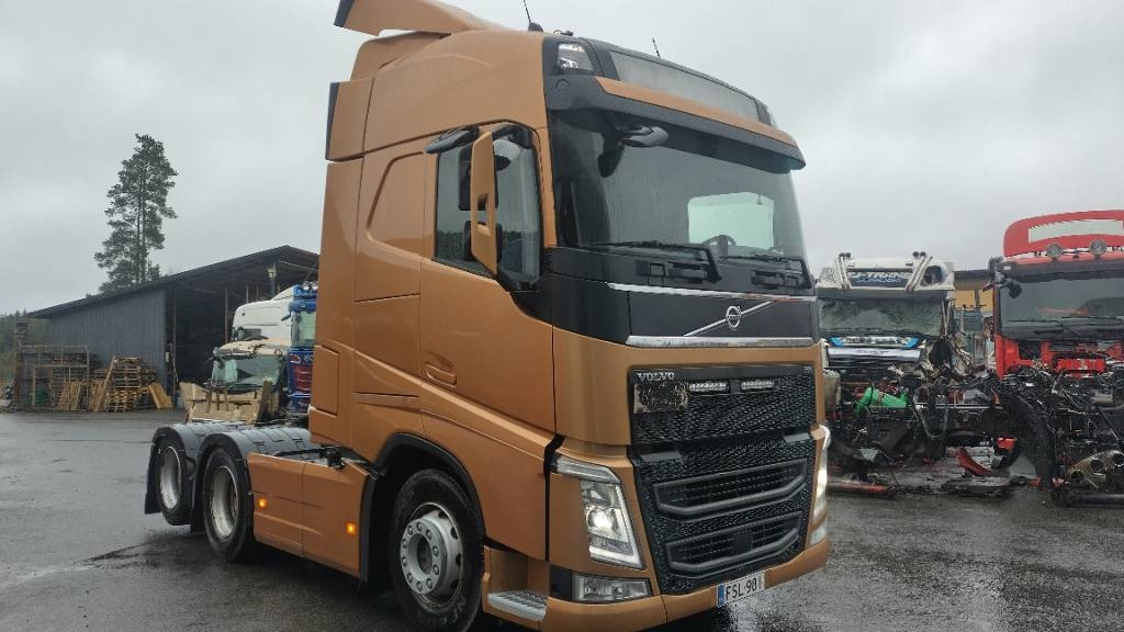 Volvo FH13 6x2 täysilma, takateli - Cabeza tractora: foto 1 Volvo FH13 6x2 täysilma, takateli - Cabeza tractora: foto 1