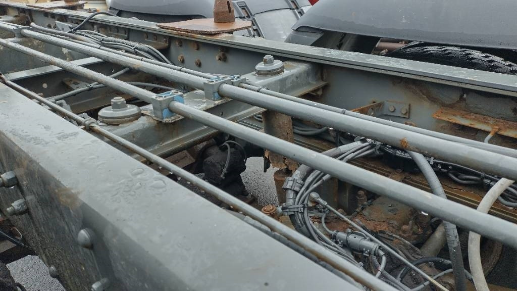 Camión chasis Scania R164 480 rautajouset,av4100mm , ADR. HIENO!!: foto 9