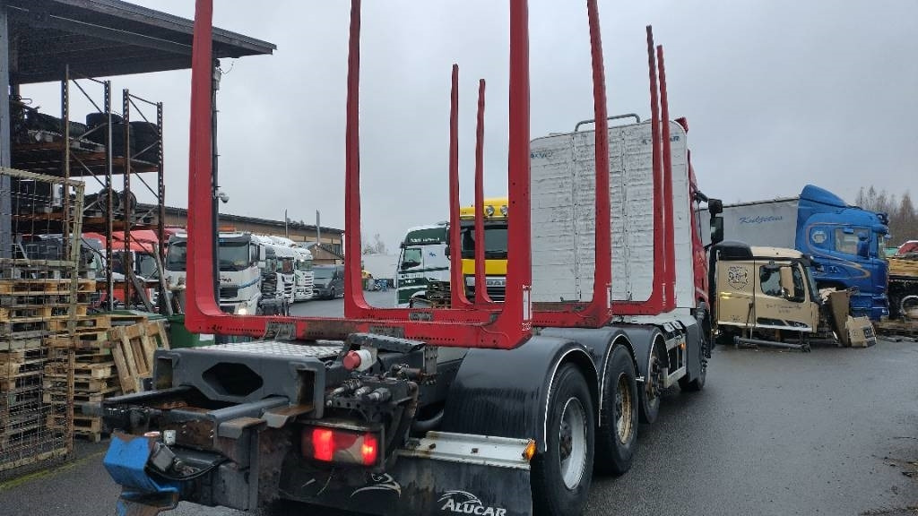 Scania XT650 8x4 puuvarustus,rautajouset  - Camión forestal: foto 2 Scania XT650 8x4 puuvarustus,rautajouset  - Camión forestal: foto 2