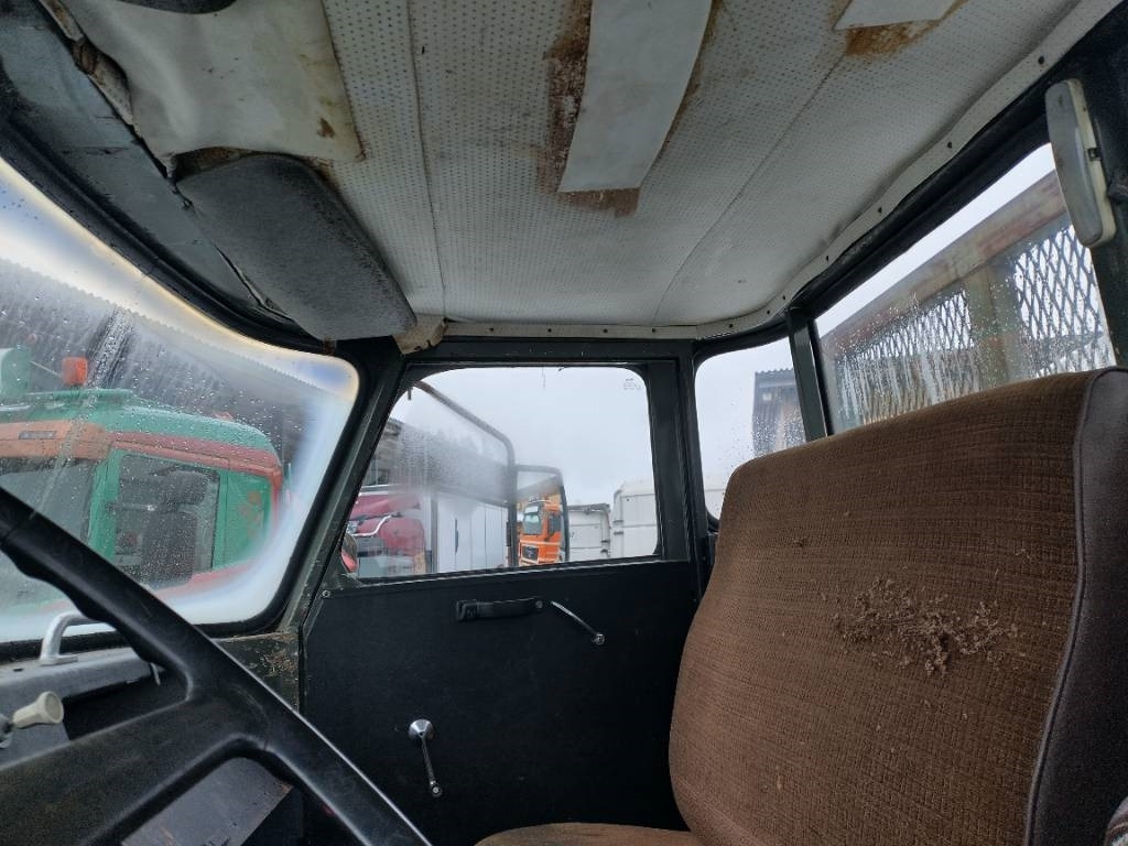 Sisu Karhu rahtilava ja ulosotto - Camión caja abierta: foto 5 Sisu Karhu rahtilava ja ulosotto - Camión caja abierta: foto 5