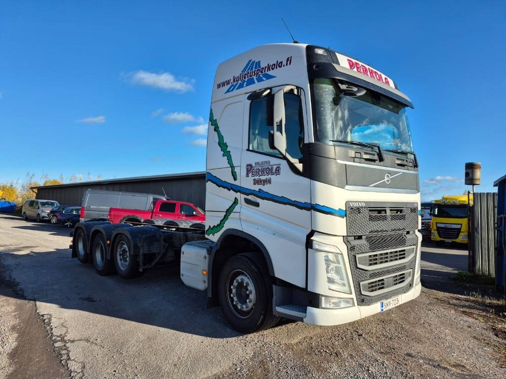 Volvo FH500 8x2 alusta - Camión chasis: foto 2 Volvo FH500 8x2 alusta - Camión chasis: foto 2