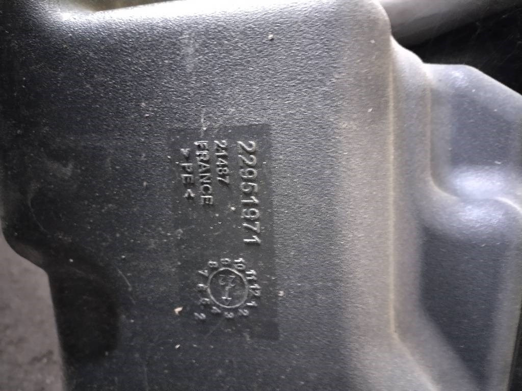 Volvo Polttoaine tankki 2+2 - Bastidor/ Chasis para Camión: foto 3 Volvo Polttoaine tankki 2+2 - Bastidor/ Chasis para Camión: foto 3