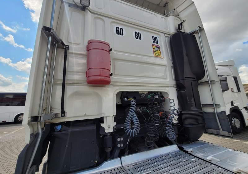 DAF XF510 SPACE CAB / SPROWADZONY / MANUAL / RETARDER - Cabeza tractora: foto 4 DAF XF510 SPACE CAB / SPROWADZONY / MANUAL / RETARDER - Cabeza tractora: foto 4