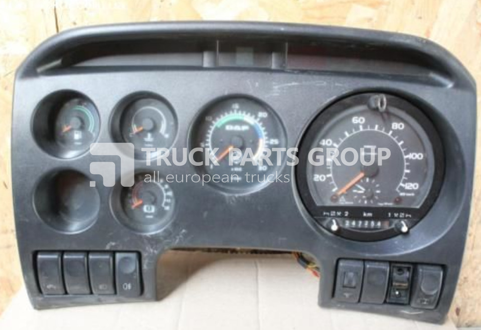 DAF 95XF 1554, DIP-4 95 XF EURO3, EURO2, instrument panel, instrumen dashboard - Salpicadero para Camión: foto 1 DAF 95XF 1554, DIP-4 95 XF EURO3, EURO2, instrument panel, instrumen dashboard - Salpicadero para Camión: foto 1