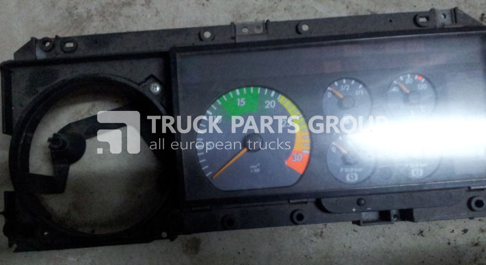 MERCEDES-BENZ Vario instrument panel, instrument cluster, dashboard, 001542360 dashboard - Salpicadero para Furgoneta: foto 1 MERCEDES-BENZ Vario instrument panel, instrument cluster, dashboard, 001542360 dashboard - Salpicadero para Furgoneta: foto 1