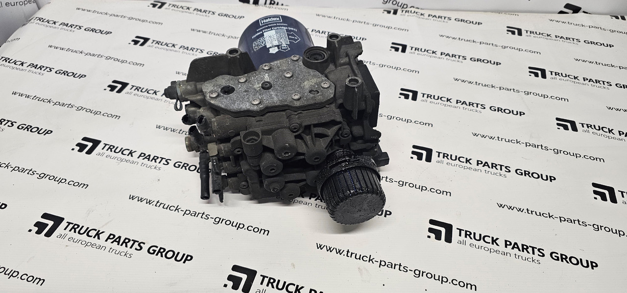 MERCEDES-BENZ actros MP4 EURO 6 air dryer 0014465664, 0014460464, 0014462264, fuel pump - Piezas de freno para Camión: foto 2 MERCEDES-BENZ actros MP4 EURO 6 air dryer 0014465664, 0014460464, 0014462264, fuel pump - Piezas de freno para Camión: foto 2