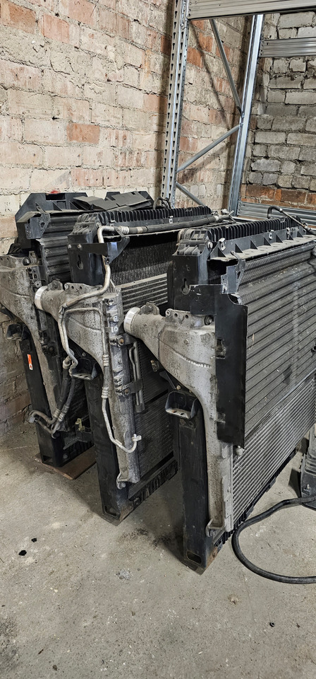 Mercedes Benz Mercedes Benz MP4 Actros EURO6 emission radiator cooling , coolant radiator, intercooler, engine cooling system 9605000002, 9605002501, 9605013801, 9605001454, 9605002217, 9605000004, 9605014103, 9605 - Radiador: foto 2 Mercedes Benz Mercedes Benz MP4 Actros EURO6 emission radiator cooling , coolant radiator, intercooler, engine cooling system 9605000002, 9605002501, 9605013801, 9605001454, 9605002217, 9605000004, 9605014103, 9605 - Radiador: foto 2