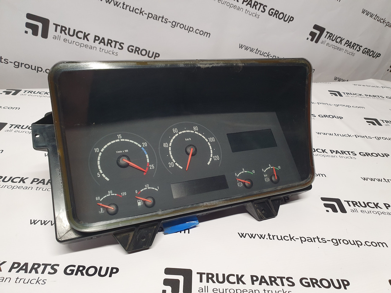 SCANIA SCANIA EURO3, P, G, R, T series dashboard, instrument panel, instrument cluster 1542701, 1752626, 1763537, 1775306, 1781708, 1849509, 1545985, 1545989, 1545993, 1763551, 1765222, 1849503, 1852891, 192 - Salpicadero para Camión: foto 1 SCANIA SCANIA EURO3, P, G, R, T series dashboard, instrument panel, instrument cluster 1542701, 1752626, 1763537, 1775306, 1781708, 1849509, 1545985, 1545989, 1545993, 1763551, 1765222, 1849503, 1852891, 192 - Salpicadero para Camión: foto 1