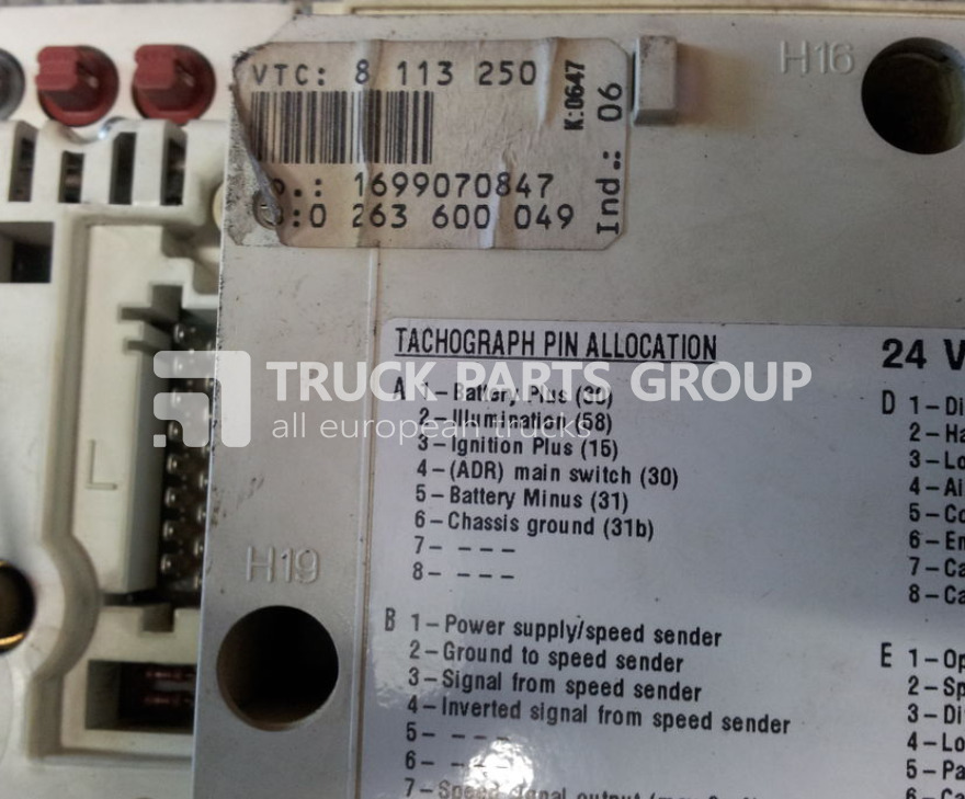 VOLVO FH12 D12A, D12C EURO2 instrument panel, dashboard, 3985743, 3985 dashboard - Salpicadero para Camión: foto 2 VOLVO FH12 D12A, D12C EURO2 instrument panel, dashboard, 3985743, 3985 dashboard - Salpicadero para Camión: foto 2