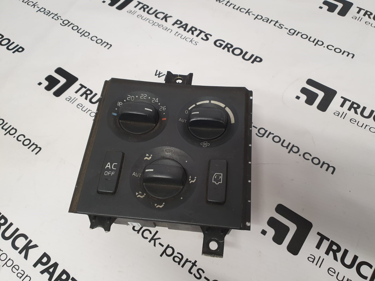 VOLVO FH12, FH13, EURO3, EURO4, EURO5 climate control unit, AC control 20508582, 21318121, 20508579, 21086068, GKR 9140010534, CU-BAS, 21284813, 21318125, CU-ECC 20467046, 20481621, 20508581, 21318123 - Salpicadero para Camión: foto 1 VOLVO FH12, FH13, EURO3, EURO4, EURO5 climate control unit, AC control 20508582, 21318121, 20508579, 21086068, GKR 9140010534, CU-BAS, 21284813, 21318125, CU-ECC 20467046, 20481621, 20508581, 21318123 - Salpicadero para Camión: foto 1