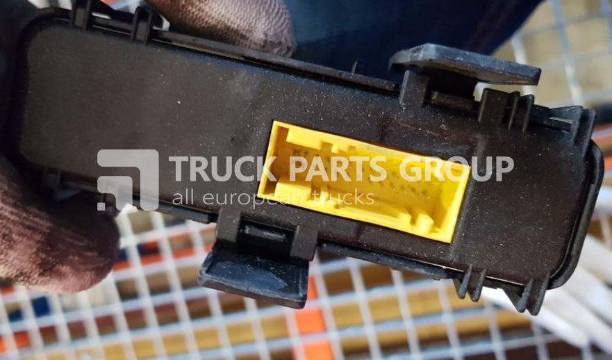VOLVO FH4, EURO6 Renault T series Range, Gama MBYI control unit, 21926376, 22286187, 22282682, 28245692, HMIIOM human machine interface 28245692, 22282682, 21926375, 21669401, 22282682 - Unidad de control para Camión: foto 4 VOLVO FH4, EURO6 Renault T series Range, Gama MBYI control unit, 21926376, 22286187, 22282682, 28245692, HMIIOM human machine interface 28245692, 22282682, 21926375, 21669401, 22282682 - Unidad de control para Camión: foto 4