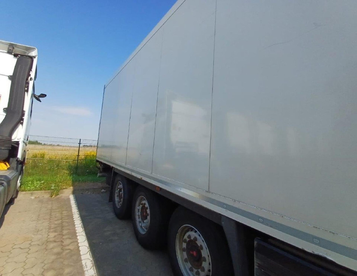 2018 Krone SDR Double Deck Cool Liner FP60 ThermoKing SLXi 300 Lifting Axle - Semirremolque frigorífico: foto 5 2018 Krone SDR Double Deck Cool Liner FP60 ThermoKing SLXi 300 Lifting Axle - Semirremolque frigorífico: foto 5