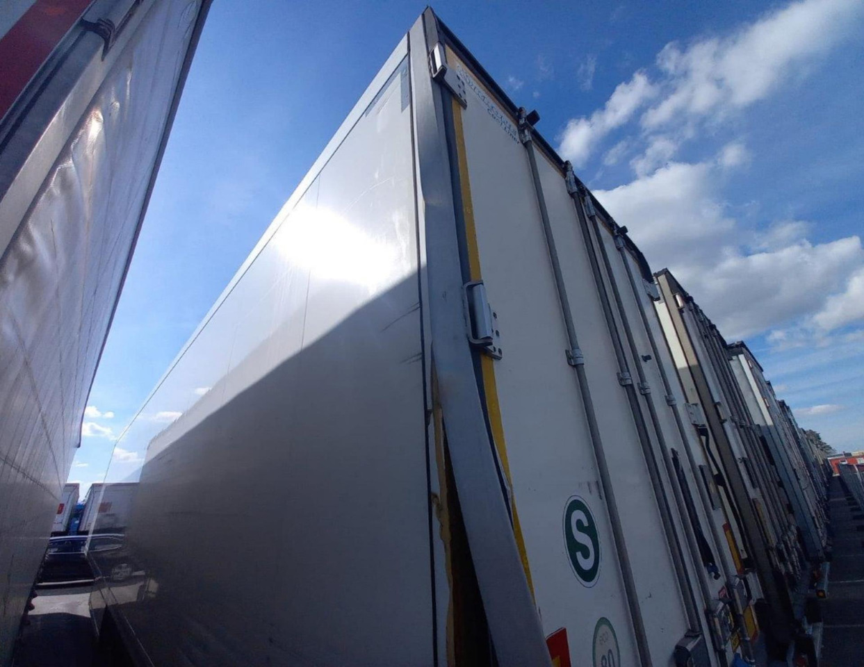 2018 Krone SDR Double Deck Cool Liner FP60 ThermoKing SLXi 300 Lifting Axle - Semirremolque frigorífico: foto 4 2018 Krone SDR Double Deck Cool Liner FP60 ThermoKing SLXi 300 Lifting Axle - Semirremolque frigorífico: foto 4