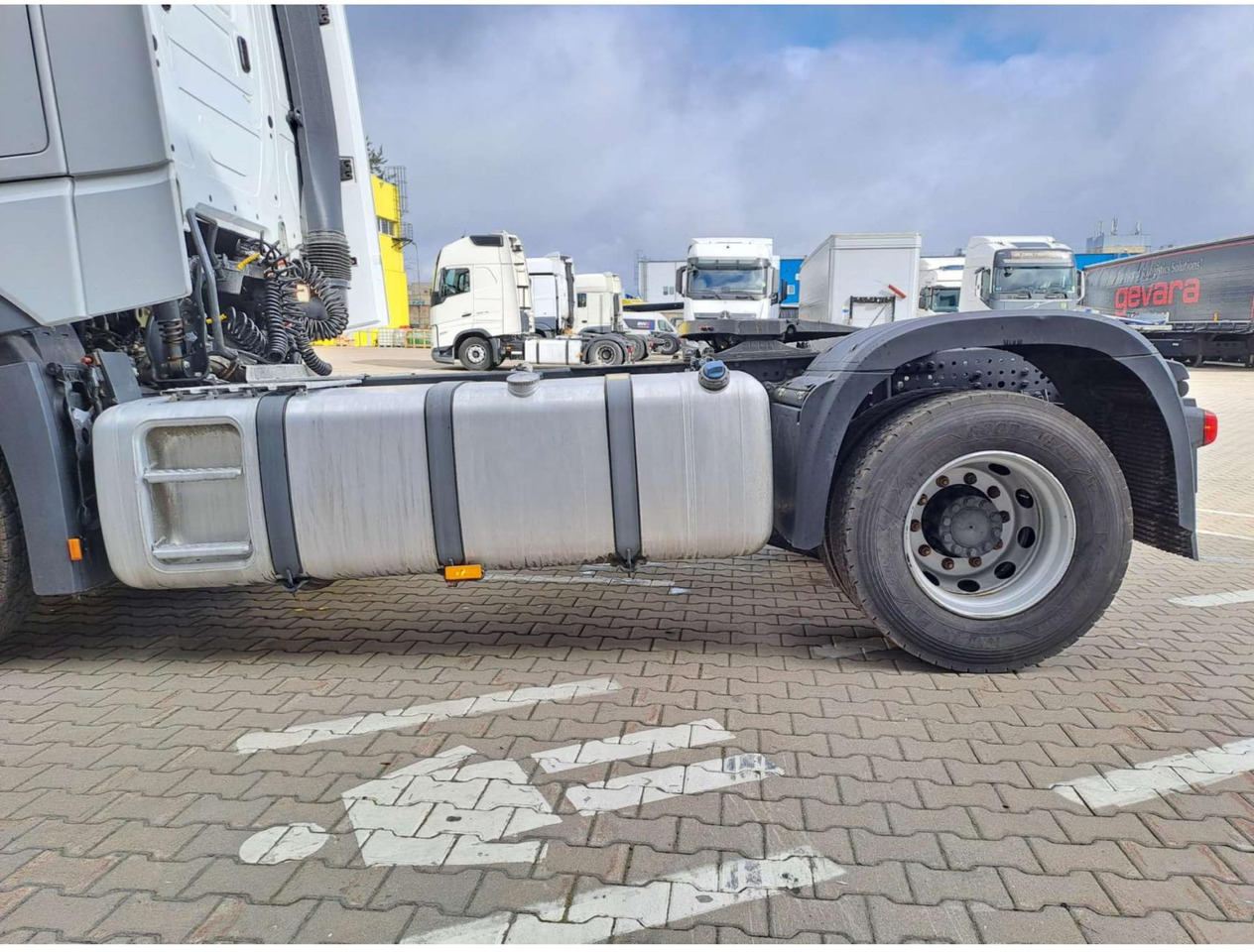 2021 Mercedes-Benz Actros 5 1845 BigSpace Max tanks - Cabeza tractora: foto 3 2021 Mercedes-Benz Actros 5 1845 BigSpace Max tanks - Cabeza tractora: foto 3