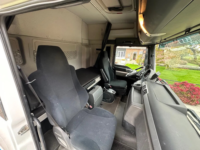 Cabeza tractora MAN TGX 26.480 / NL TRUCK / RETARDER / EURO 6 / 6X2 / LIFT+STEER AXLE / 60T: foto 19