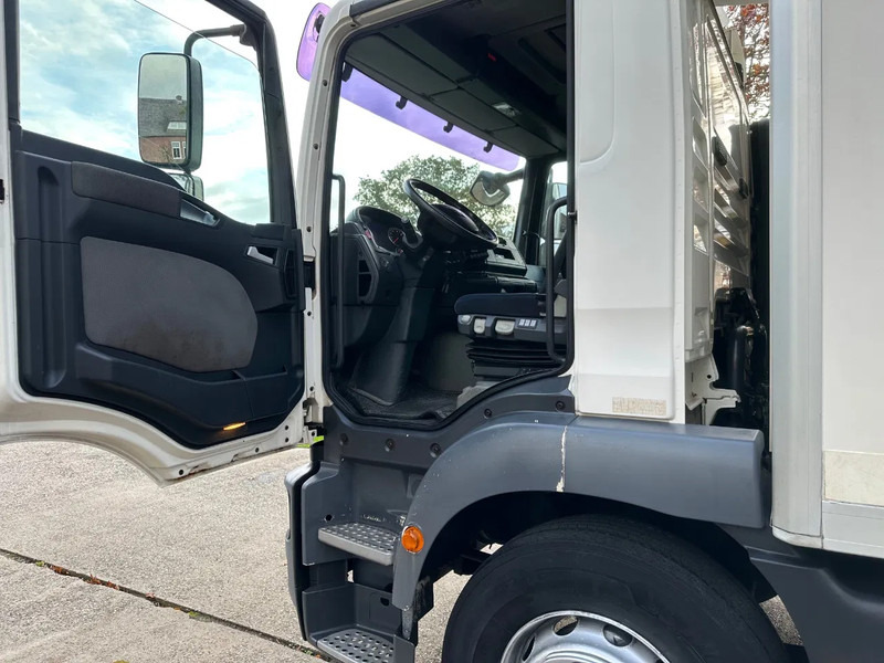 MAN TGM 18.280 / NL TRUCK / EURO 4 / CLIMA / DOORS+LIFT+SIDE DOOR / CARRIER FRIGO (print broken!) - Camión frigorífico: foto 4 MAN TGM 18.280 / NL TRUCK / EURO 4 / CLIMA / DOORS+LIFT+SIDE DOOR / CARRIER FRIGO (print broken!) - Camión frigorífico: foto 4