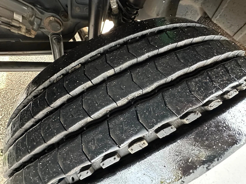 Mercedes-Benz Atego 1018 / NL TRUCK / LOW KM / AIRCO / EURO 6 / BOX+LIFT+SIDE DOOR / 10T / AUTOMATIC - Camión caja cerrada: foto 5 Mercedes-Benz Atego 1018 / NL TRUCK / LOW KM / AIRCO / EURO 6 / BOX+LIFT+SIDE DOOR / 10T / AUTOMATIC - Camión caja cerrada: foto 5