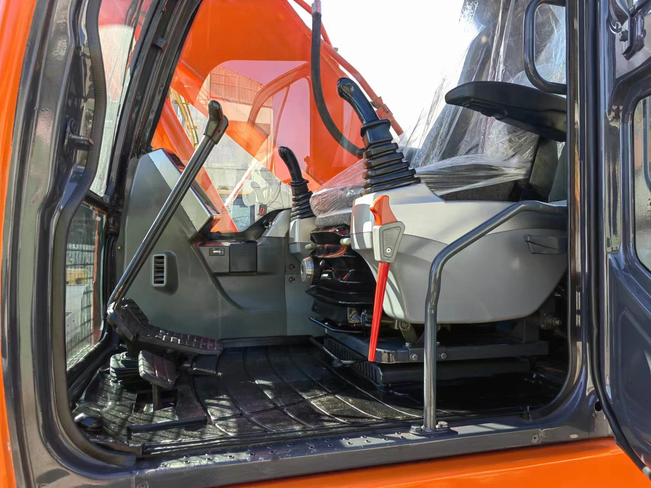 DOOSAN DX225 LC - Excavadora de cadenas: foto 3 DOOSAN DX225 LC - Excavadora de cadenas: foto 3