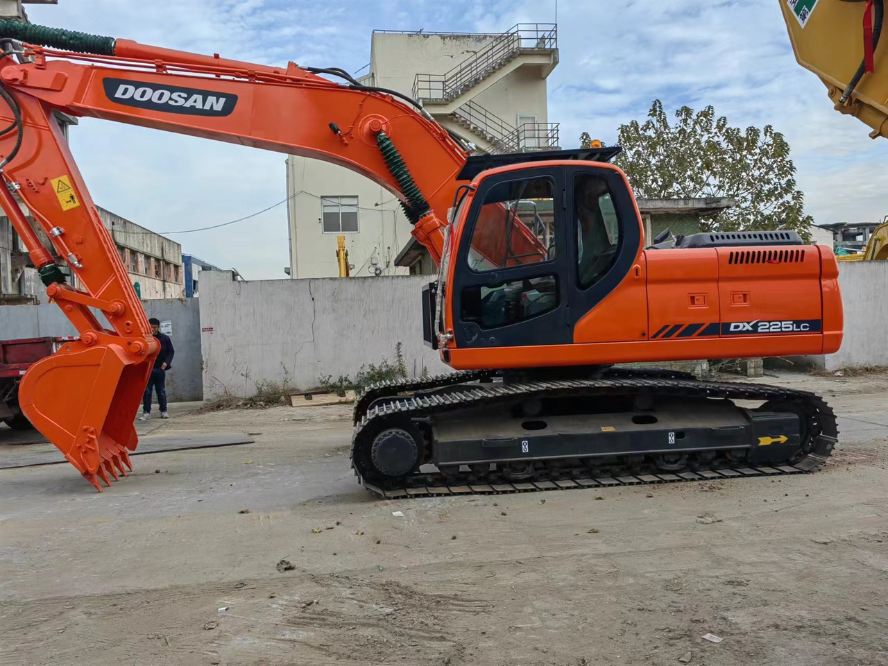 DOOSAN DX225 LC - Excavadora de cadenas: foto 2 DOOSAN DX225 LC - Excavadora de cadenas: foto 2