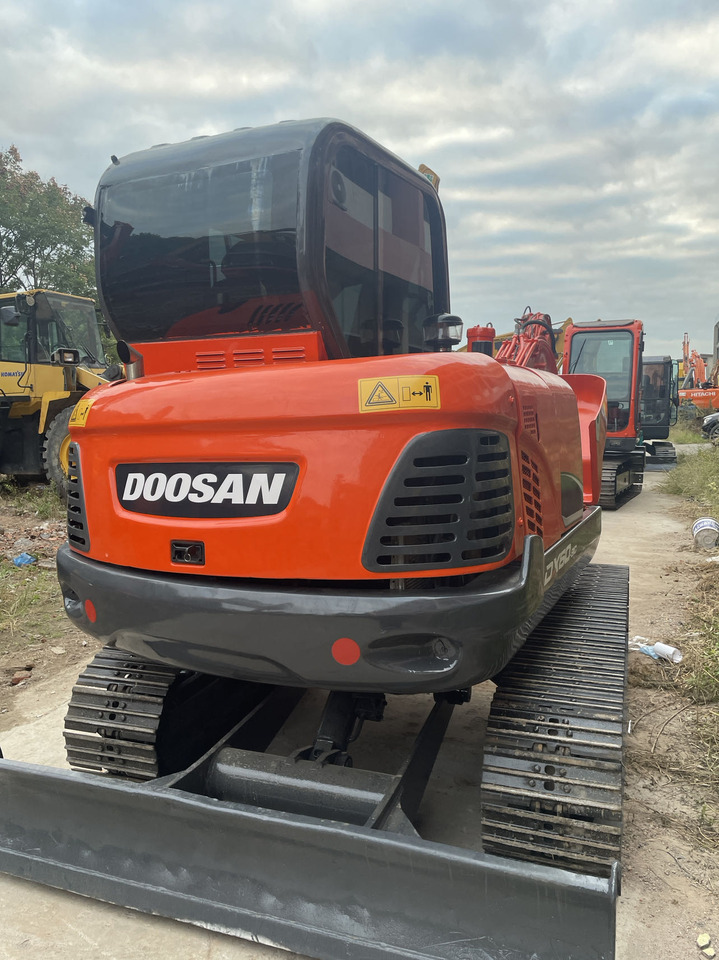 DOOSAN DX60-9C - Excavadora de cadenas: foto 5 DOOSAN DX60-9C - Excavadora de cadenas: foto 5