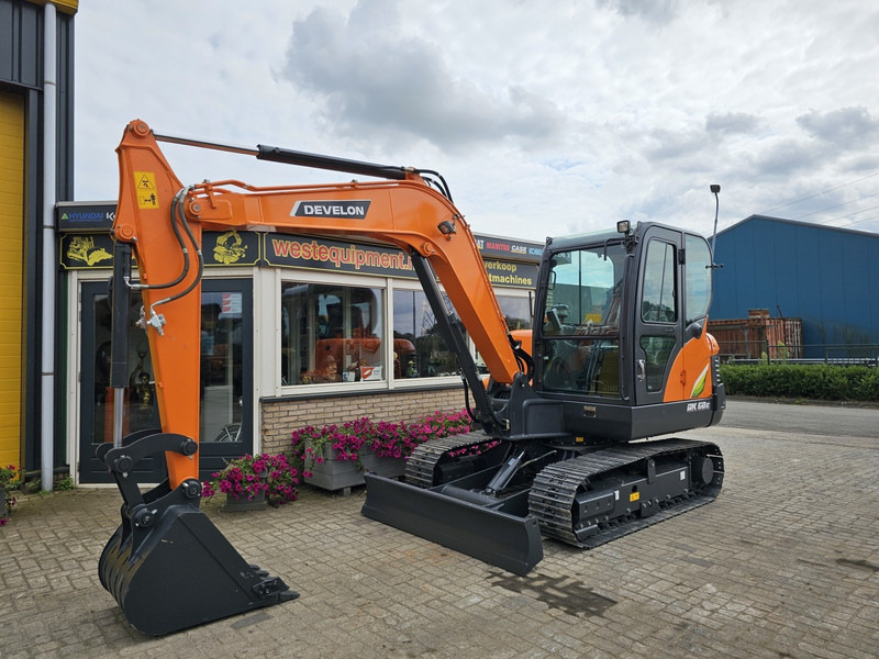 Develon DX60E-10N - Miniexcavadora: foto 2 Develon DX60E-10N - Miniexcavadora: foto 2