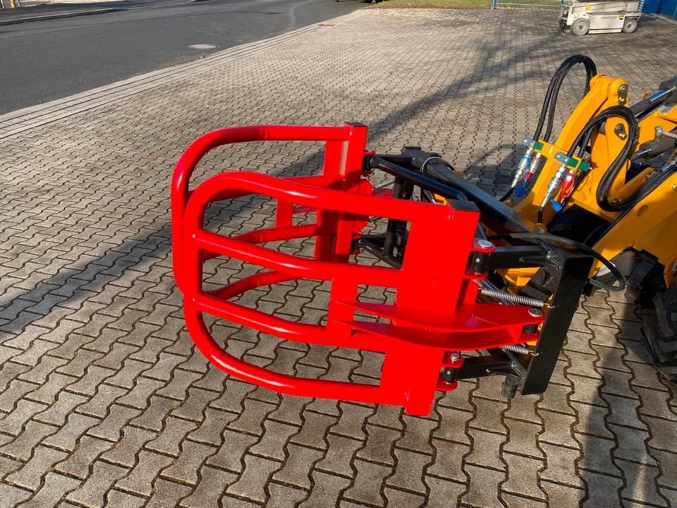 Ballengreifer/Ballenzange 1,80M *INKL.19% MWST*EURO-AUFNAHME*SOFORT VERFÜGBAR!* - Pinza: foto 1 Ballengreifer/Ballenzange 1,80M *INKL.19% MWST*EURO-AUFNAHME*SOFORT VERFÜGBAR!* - Pinza: foto 1